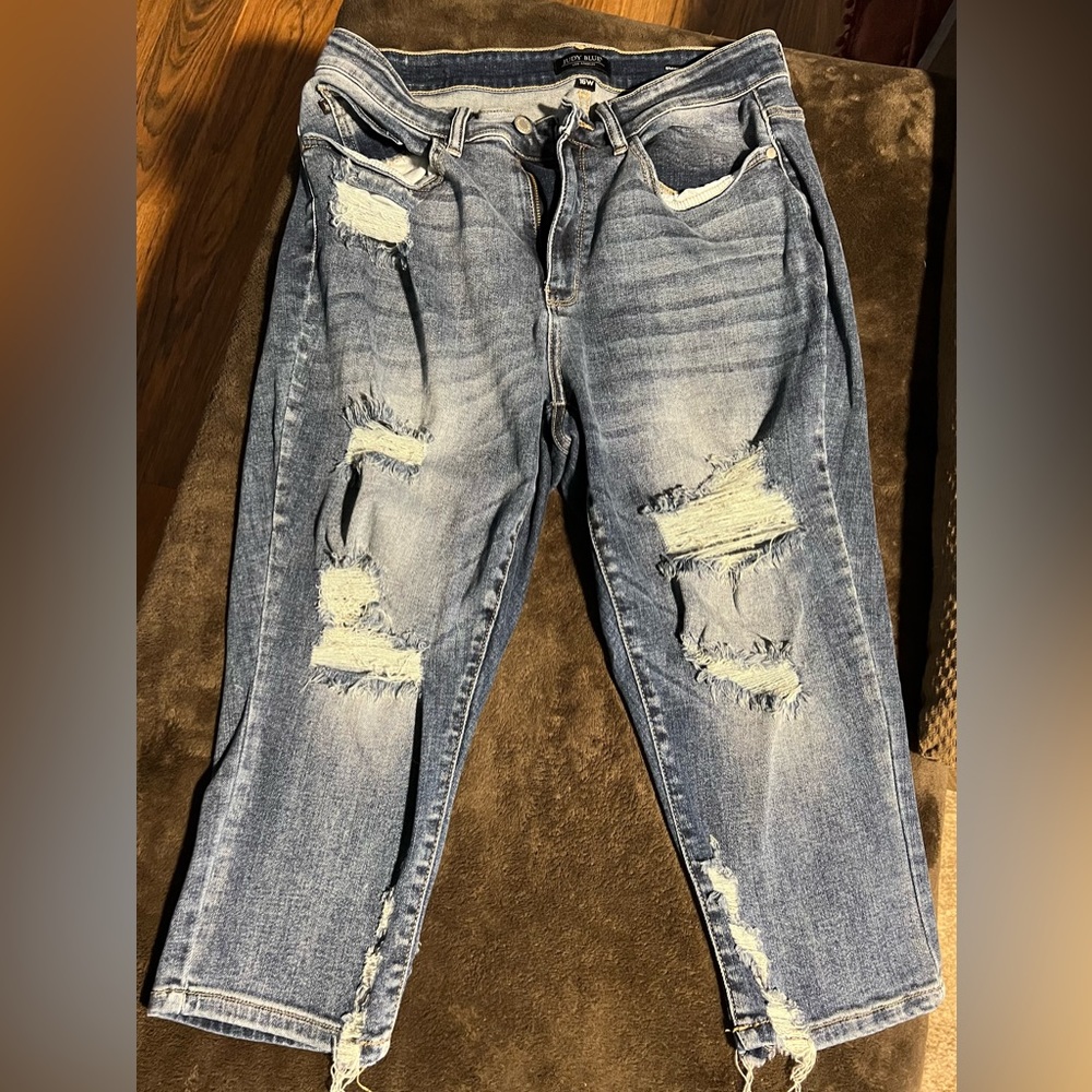 👖Judy, blue skinny fit distressed capris